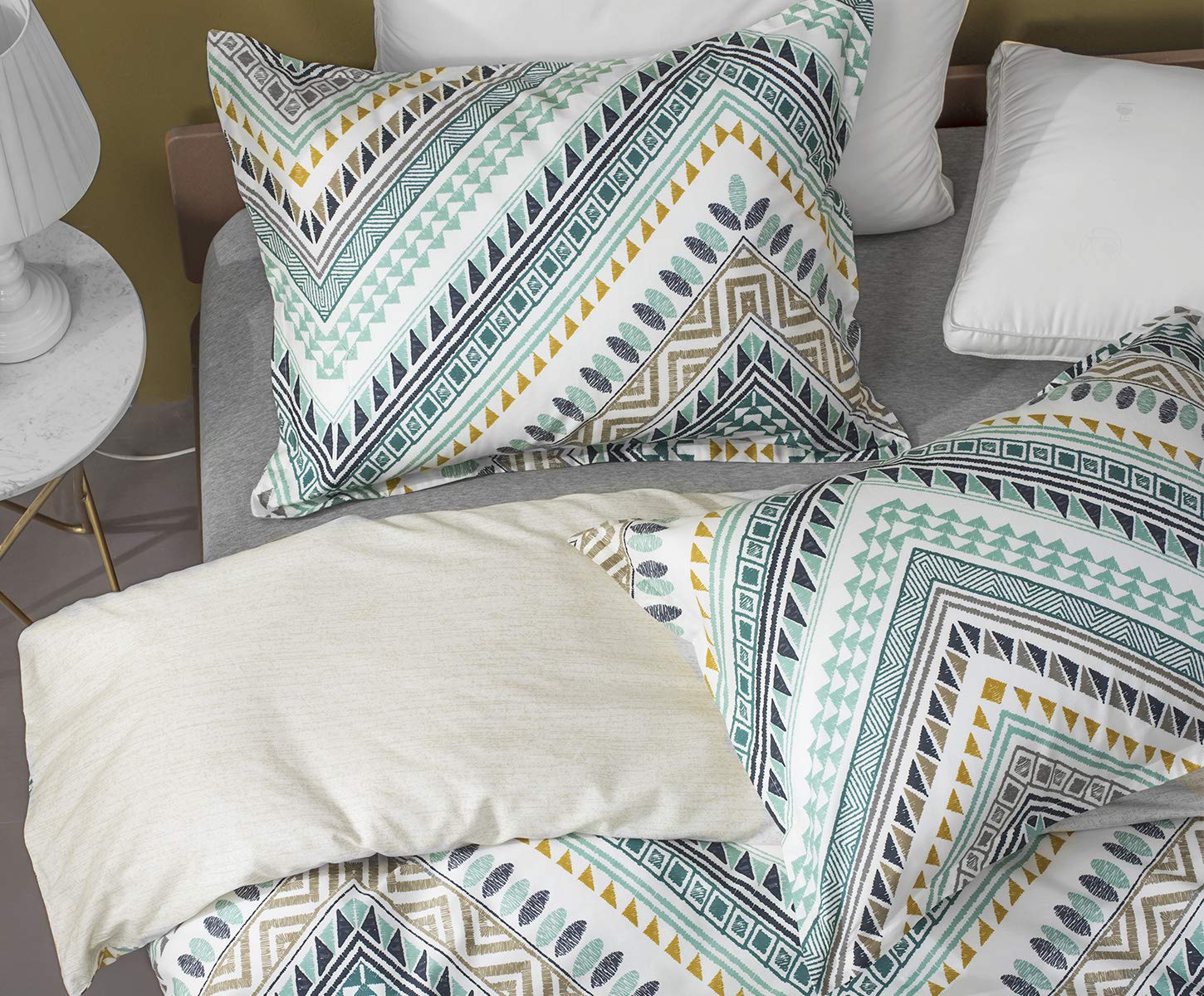Sleepbella Comforter Twin Size, 600 Thread Count Cotton Yellow & Dark Blue Bohemian Pattern Printed On White Reversible Comforte